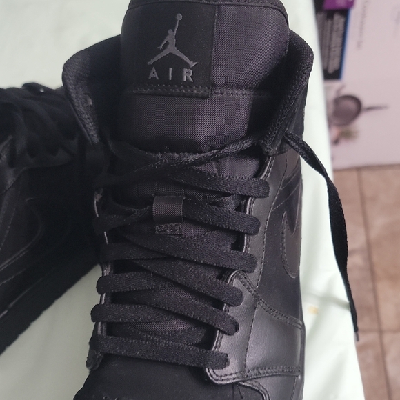 Nike Air Jordan Black High-Top Sneakers Leather And Suede Like New. - Picture 3 of 7